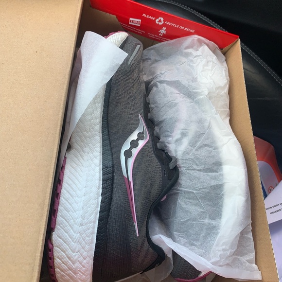Women sneakers retails $150 asking only $99 - Picture 16 of 16